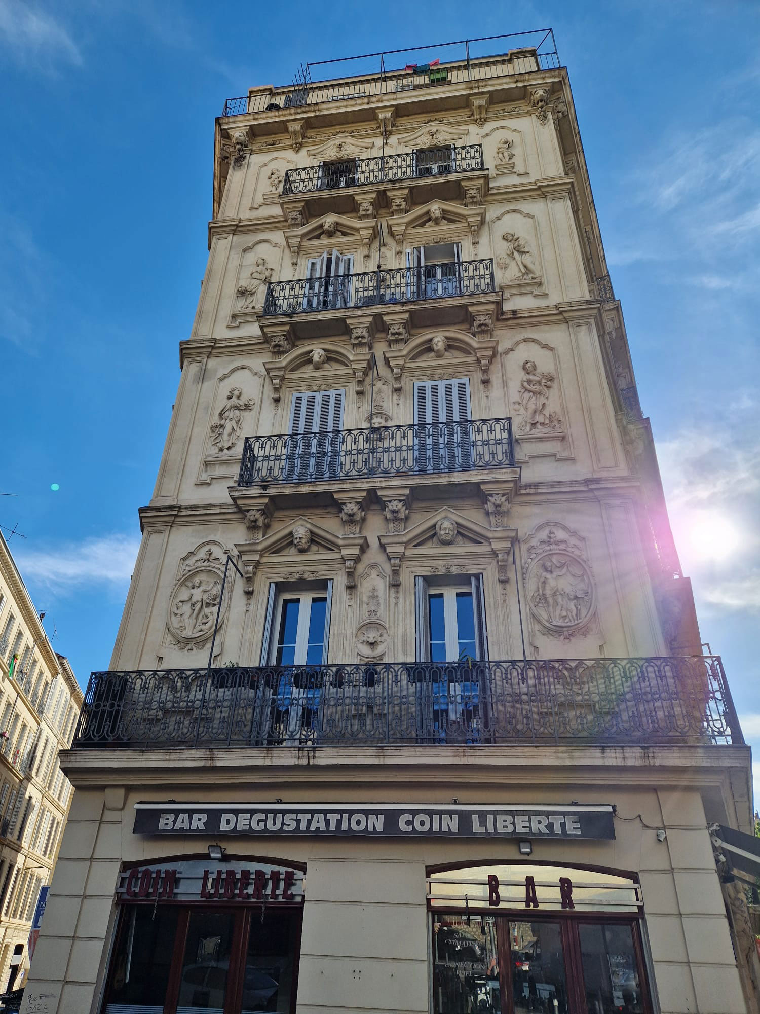 Les Voyages Exploratoires 86