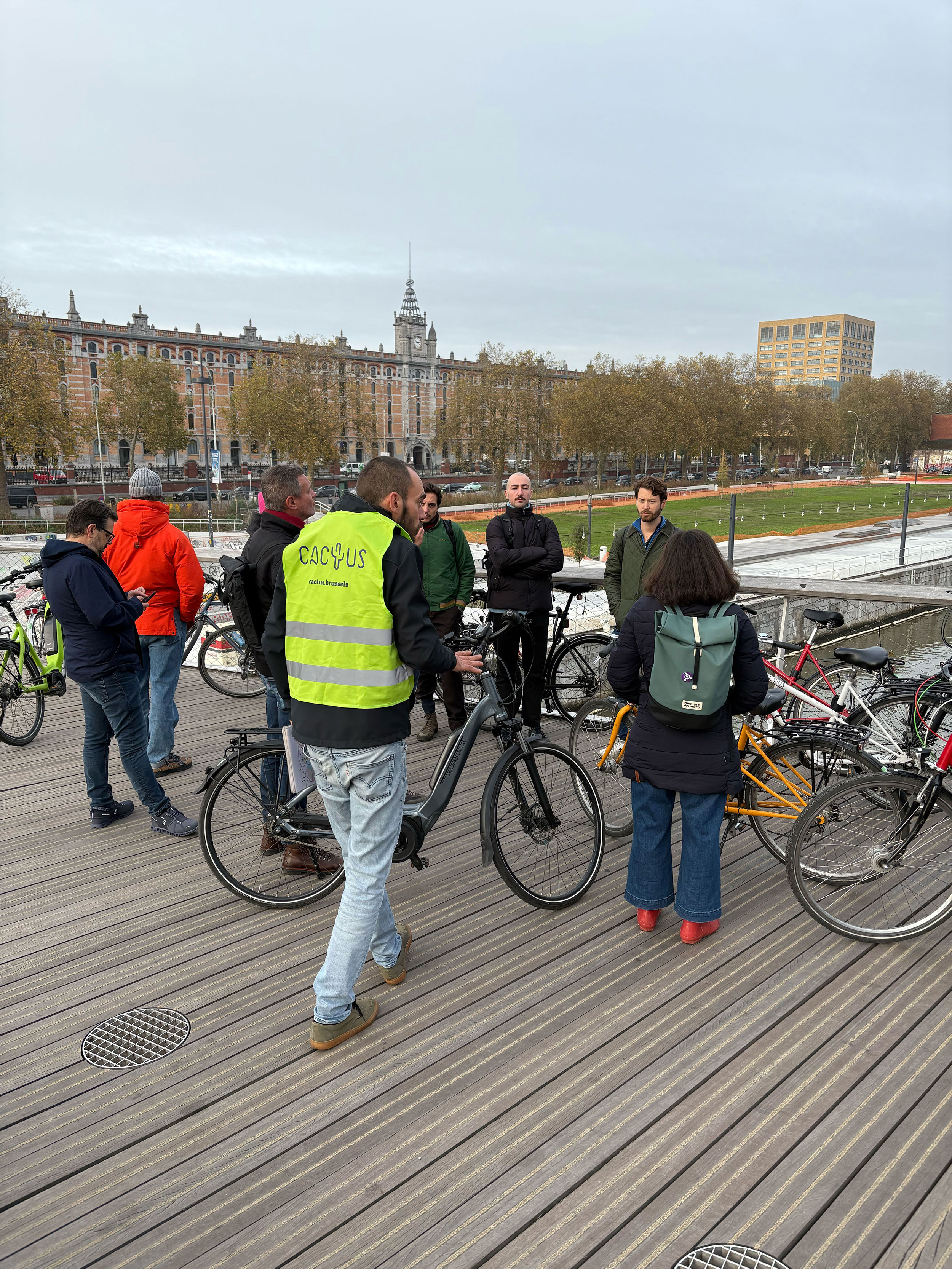 Les Voyages Exploratoires 220